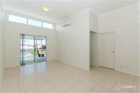 8/67 Bullfinch St, Spearwood, WA 6163