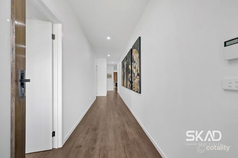 Property photo of 28 Millau Avenue Craigieburn VIC 3064