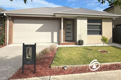 Property photo of 4 Noah Road Clyde North VIC 3978