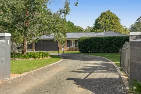 Property photo of 27 Highfields Road Highfields QLD 4352