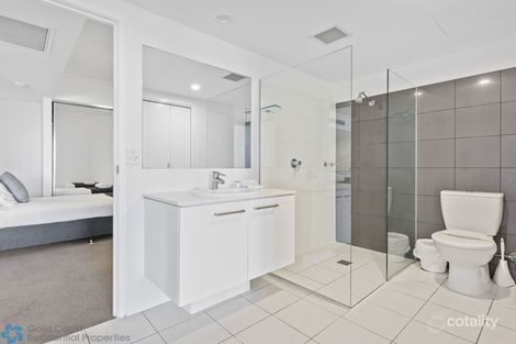 Property photo of 113/25-29 Surf Parade Broadbeach QLD 4218