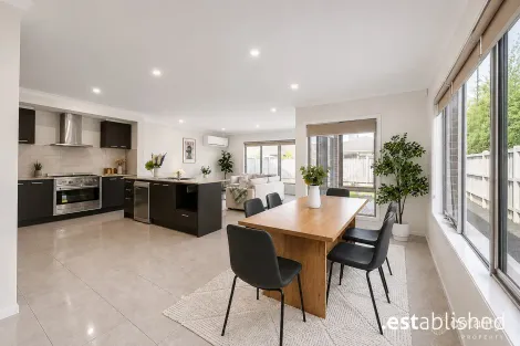 Property photo of 35 Peroomba Drive Point Cook VIC 3030