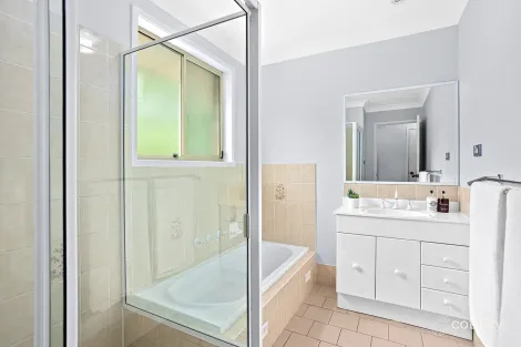 Property photo of 4/28 Railway Parade Thirroul NSW 2515