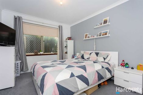 Property photo of 6 Dorneywood Way Landsdale WA 6065