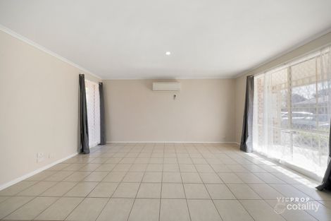 Property photo of 12 Fifeshire Drive Hoppers Crossing VIC 3029