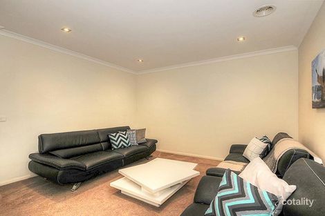 Property photo of 10 Perri-Raso Rise Rowville VIC 3178