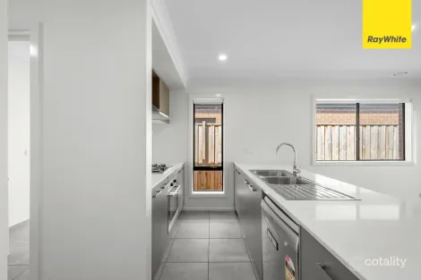 Property photo of 133 Oldbridge Boulevard Weir Views VIC 3338