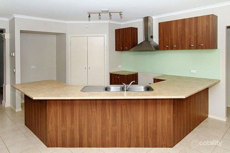 Property photo of 27 Amber Way Taylors Hill VIC 3037