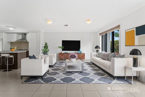 Property photo of 14 Plenty Way Cranbourne North VIC 3977