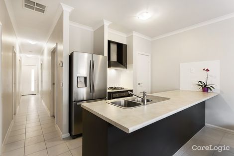 Property photo of 8 Deliza Walk South Morang VIC 3752