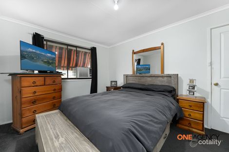 Property photo of 5 Lillas Place Minto NSW 2566