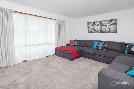 Property photo of 11 Navarre Drive Cranbourne West VIC 3977