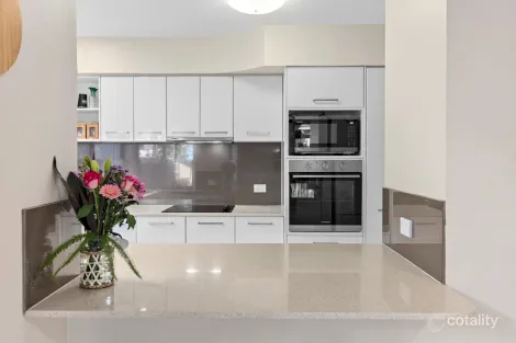 Property photo of 37 The Estuary Coombabah QLD 4216