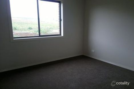 Property photo of 4 Fable Way Cranbourne East VIC 3977