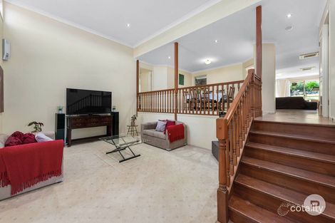 Property photo of 8 Fiddle Court Arana Hills QLD 4054