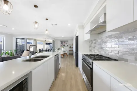 Property photo of 10 Mungera Street Biggera Waters QLD 4216