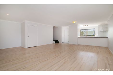 Property photo of 28/2018 Wynnum Road Wynnum West QLD 4178