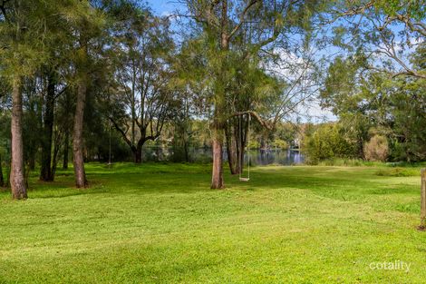 4 Rhodes Pde, Windermere Park, NSW 2264