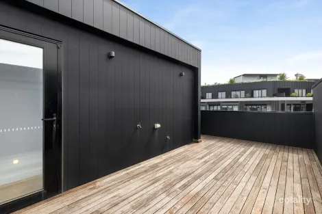 Property photo of 32 Mills Boulevard Alphington VIC 3078