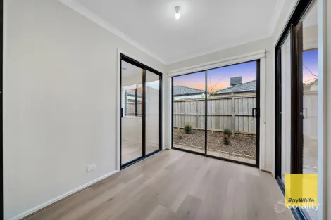 Property photo of 21 Codrington Road Truganina VIC 3029