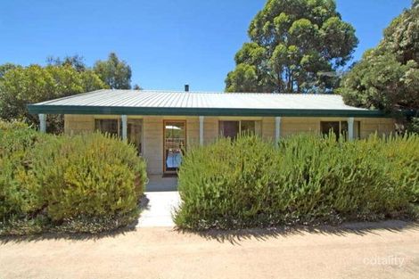 Property photo of 24 Limeburners Way Portsea VIC 3944