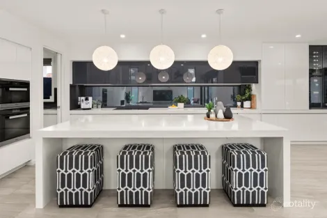 Property photo of 5 Sylvan Crescent Ashwood VIC 3147