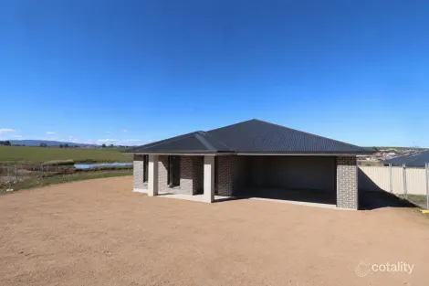 9 Parry St, Kelso, NSW 2795