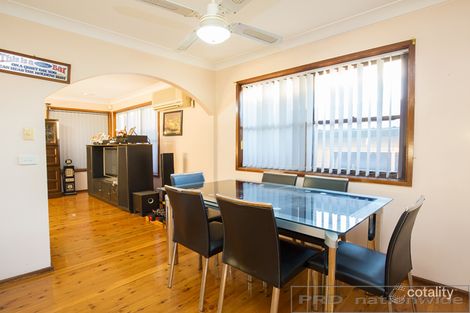 Property photo of 4 Alvira Close Rutherford NSW 2320