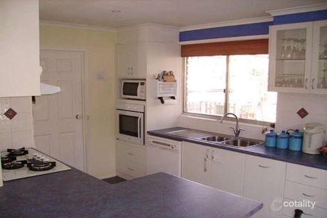 Property photo of 17 Allan Avenue South Morang VIC 3752