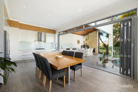 Property photo of 10 Saint Tropez Terrace Bundall QLD 4217