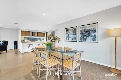 Property photo of 28 Epsom Lane Cranbourne North VIC 3977
