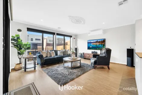 Property photo of 28 Epsom Lane Cranbourne North VIC 3977