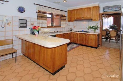 Property photo of 9 Tintaldra Drive Taylors Lakes VIC 3038