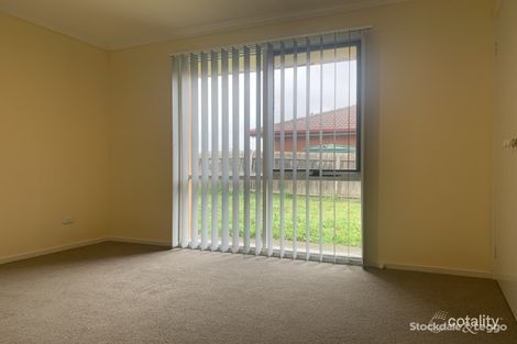 Property photo of 82 Yarcombe Crescent Craigieburn VIC 3064