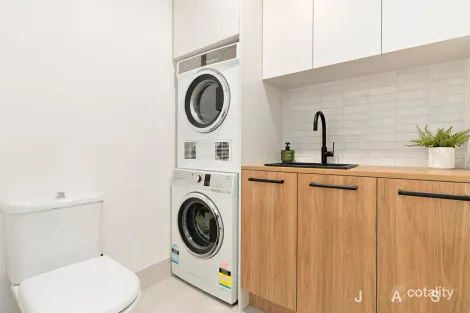 Property photo of 22/1 Saltriver Place Footscray VIC 3011