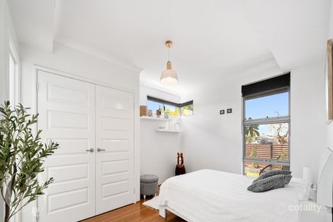 Property photo of 12 Spurwing Way South Guildford WA 6055