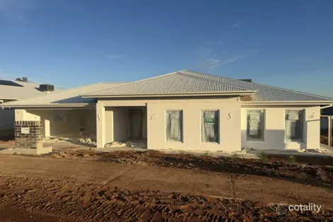 Property photo of 84 Jumbuck Drive Gobbagombalin NSW 2650