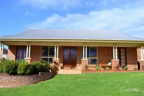 Property photo of 177 Welling Drive Mount Annan NSW 2567