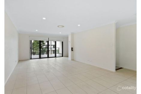 Property photo of 4/61 East Quay Drive Biggera Waters QLD 4216