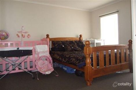 Property photo of 45 Red Gum Circuit Pakenham VIC 3810