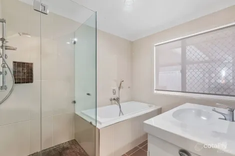 Property photo of 1 Sambar Close Chermside West QLD 4032