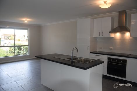 Property photo of 10 Rivett Place Kelso NSW 2795