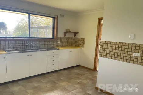 Property photo of 75 Huthwaite Street Mount Austin NSW 2650
