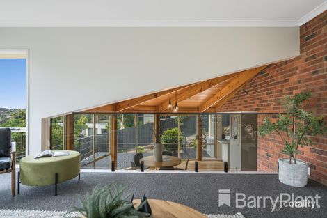 Property photo of 2/4 Watersedge Terrace Highton VIC 3216
