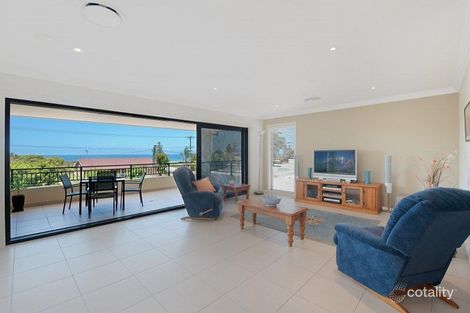 Property photo of 128 Ocean View Drive Wamberal NSW 2260