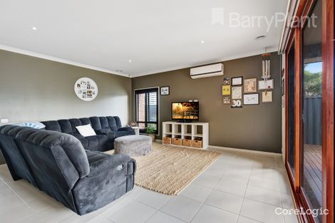 Property photo of 8 McHaffie Terrace Manor Lakes VIC 3024