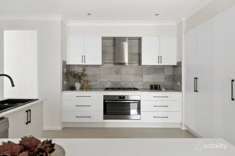 Property photo of 24 Langmore Drive Hillside VIC 3037