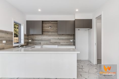 Property photo of 2/3 Hayes Road Hampton Park VIC 3976