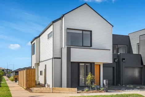 28 Adenmore Cct, Deanside, VIC 3336