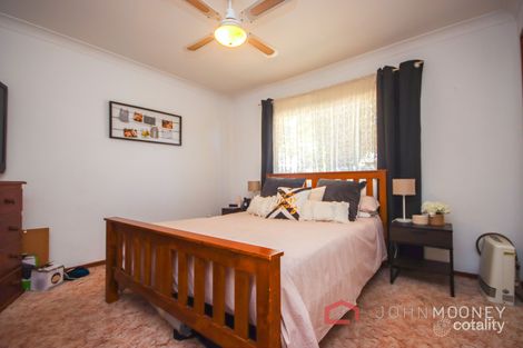 Property photo of 13 Yungana Place Glenfield Park NSW 2650